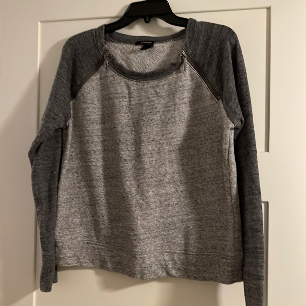 DKNY French Terry sweatshirt sz L
